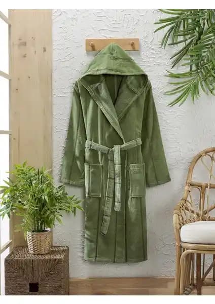 Semecca Lara Yeşil Pamuklu Kadife Kapüşonlu Unisex Bornoz Yüksek Emicilik ve Şıklık Sunar