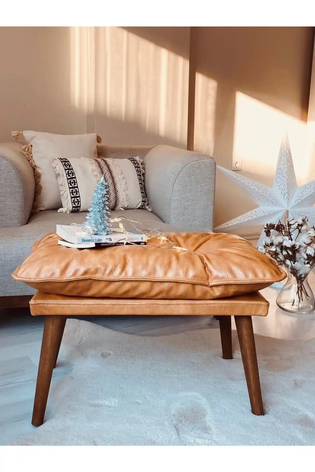 WEBPANYA Gürgen Retro Ayaklı Puf Sandalye Şık ve Dayanıklı Tasarım Özellikleri