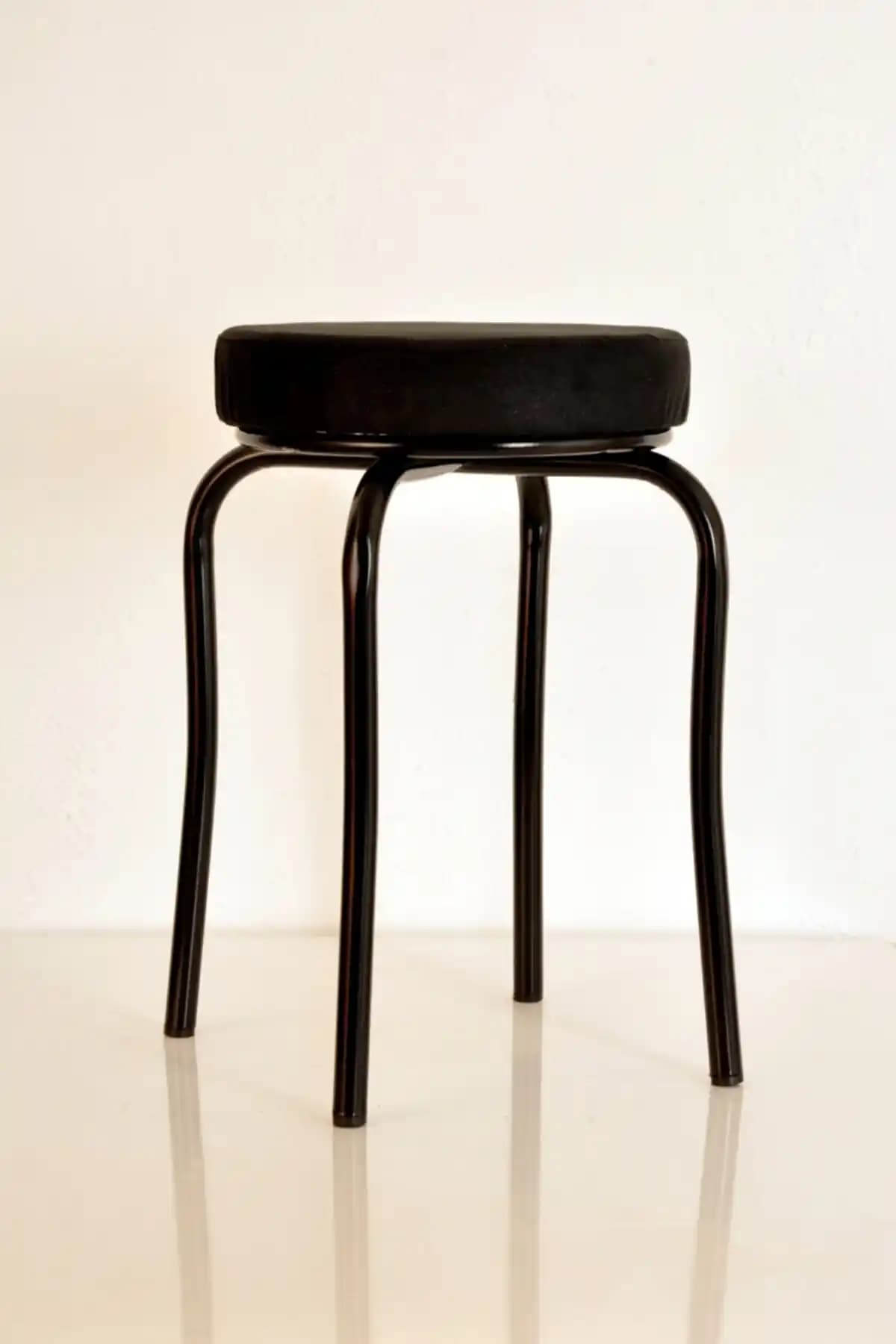 Yılmaz Masacılık Siyah Tay Tüyü Tabure Çift Takım Modern ve İşlevsel Tasarım Özellikleri