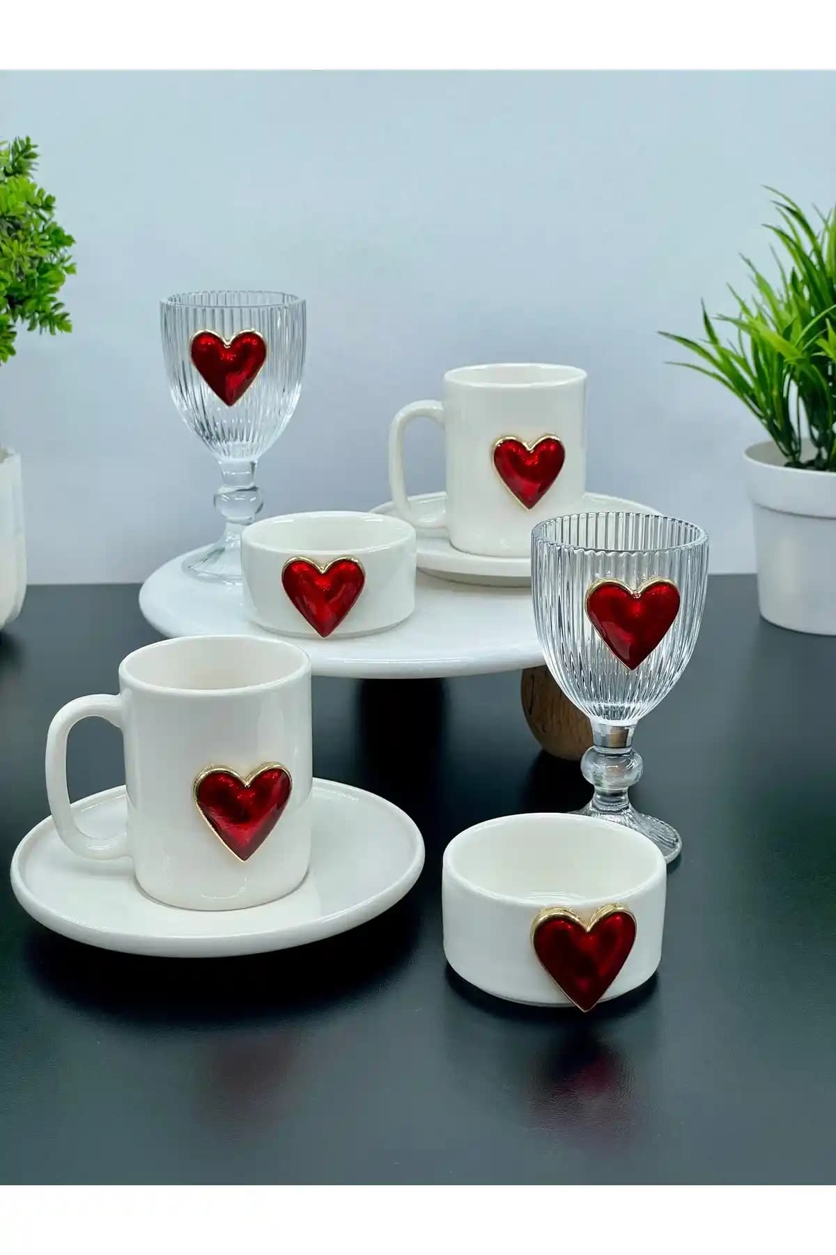 YzHome 2 Kişilik Porselen Kalpli Fincan Takımı ve Aksesuarlar Seti Özellikleri ve Kullanım İpuçları