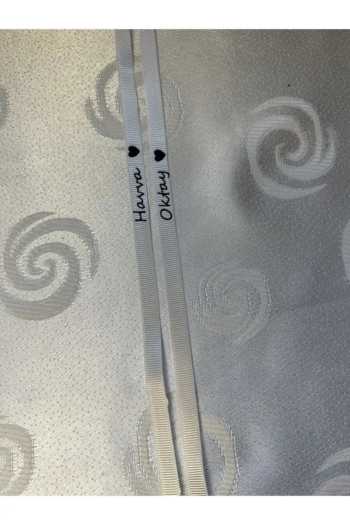 Kişisel ve Özel Tasarımlı Kalpli Yüzük Kurdelesi ile Anlamlı Hediye Seçenekleri