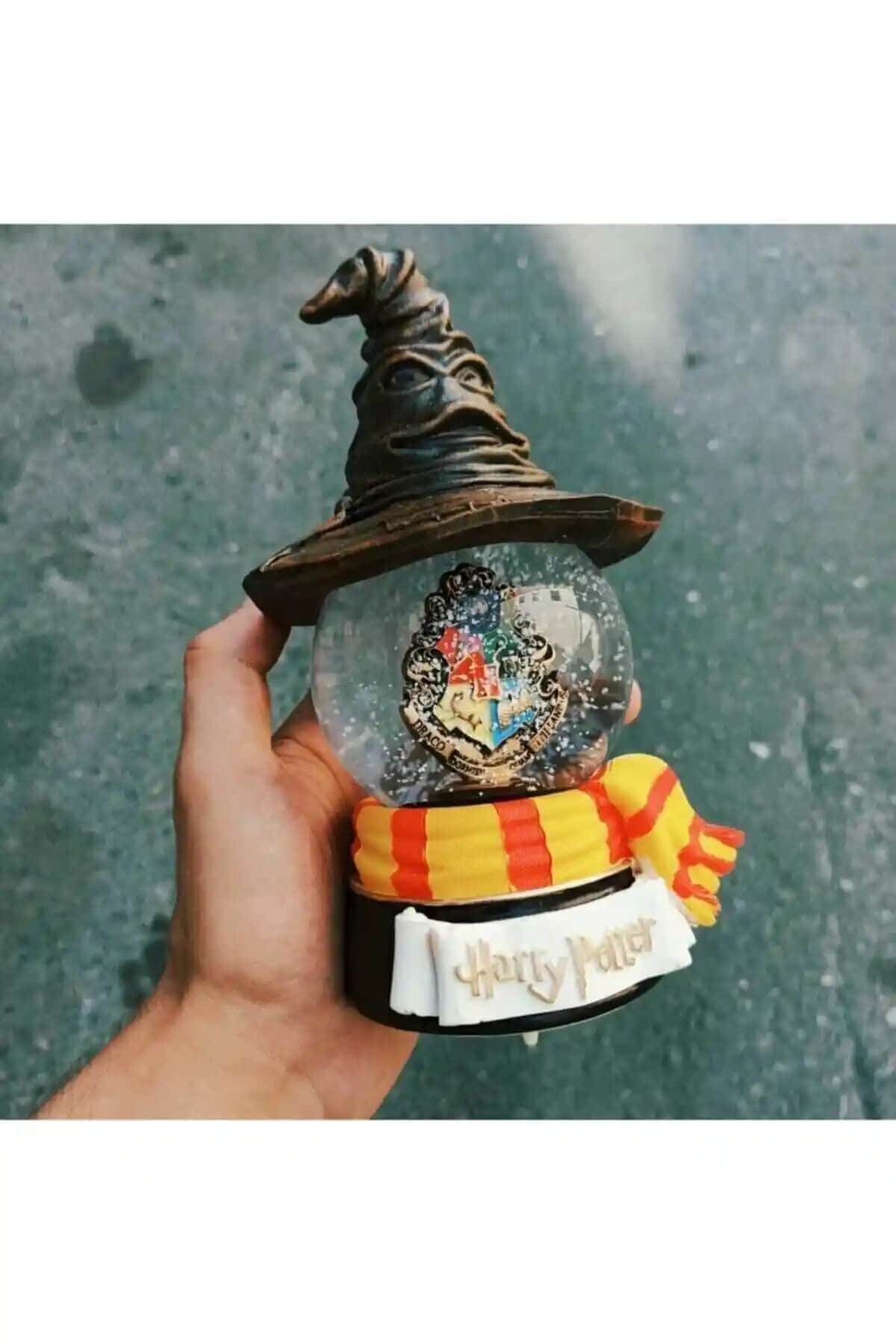 2025'te Hogwarts Büyüsünü Evinize Getiren RK Tasarım Kar Küresi