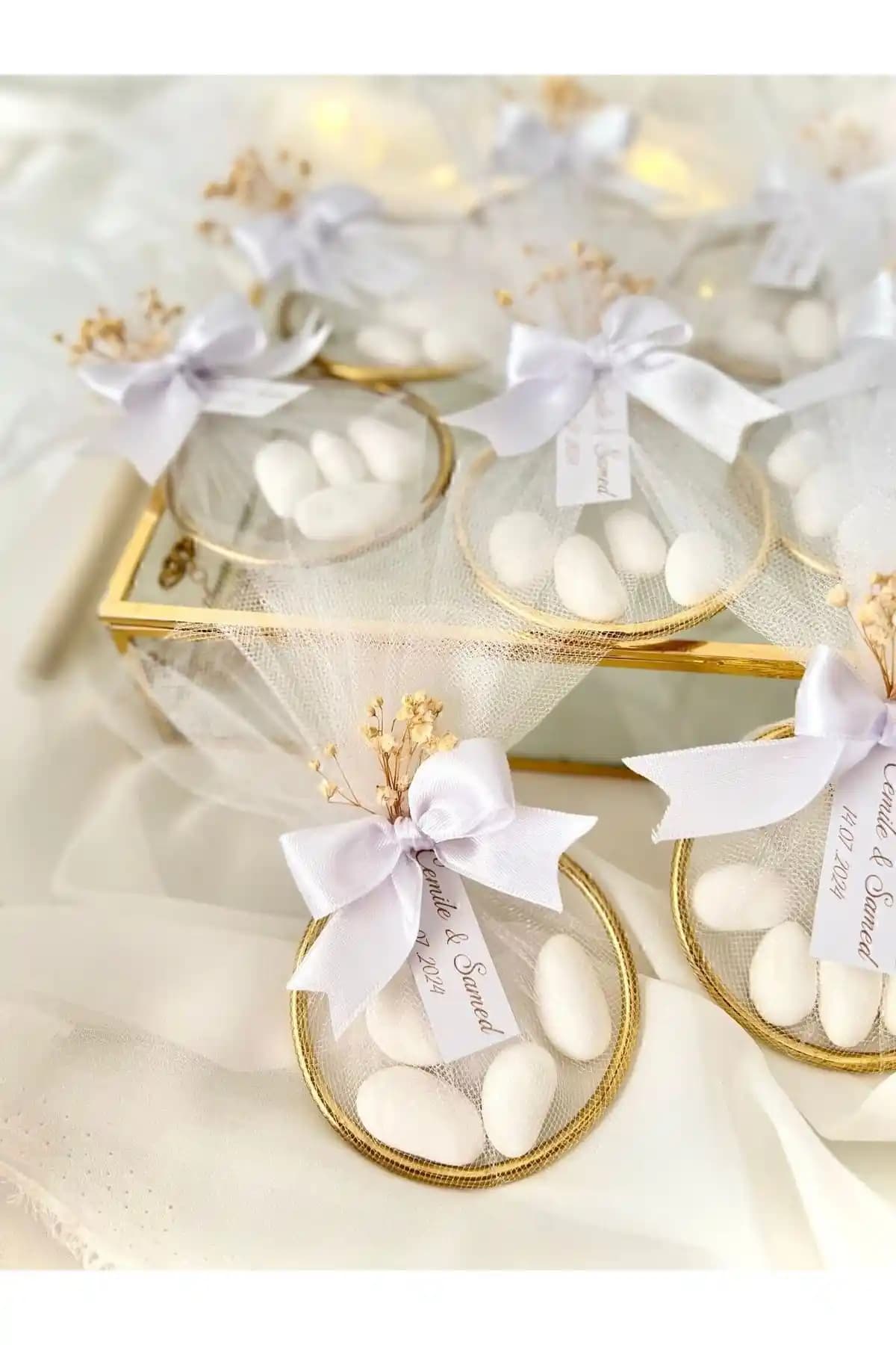 Süslemeli Halka Şekerleme Seti: Zarif ve Anlamlı Kutlama Hediyesi Seçeneği