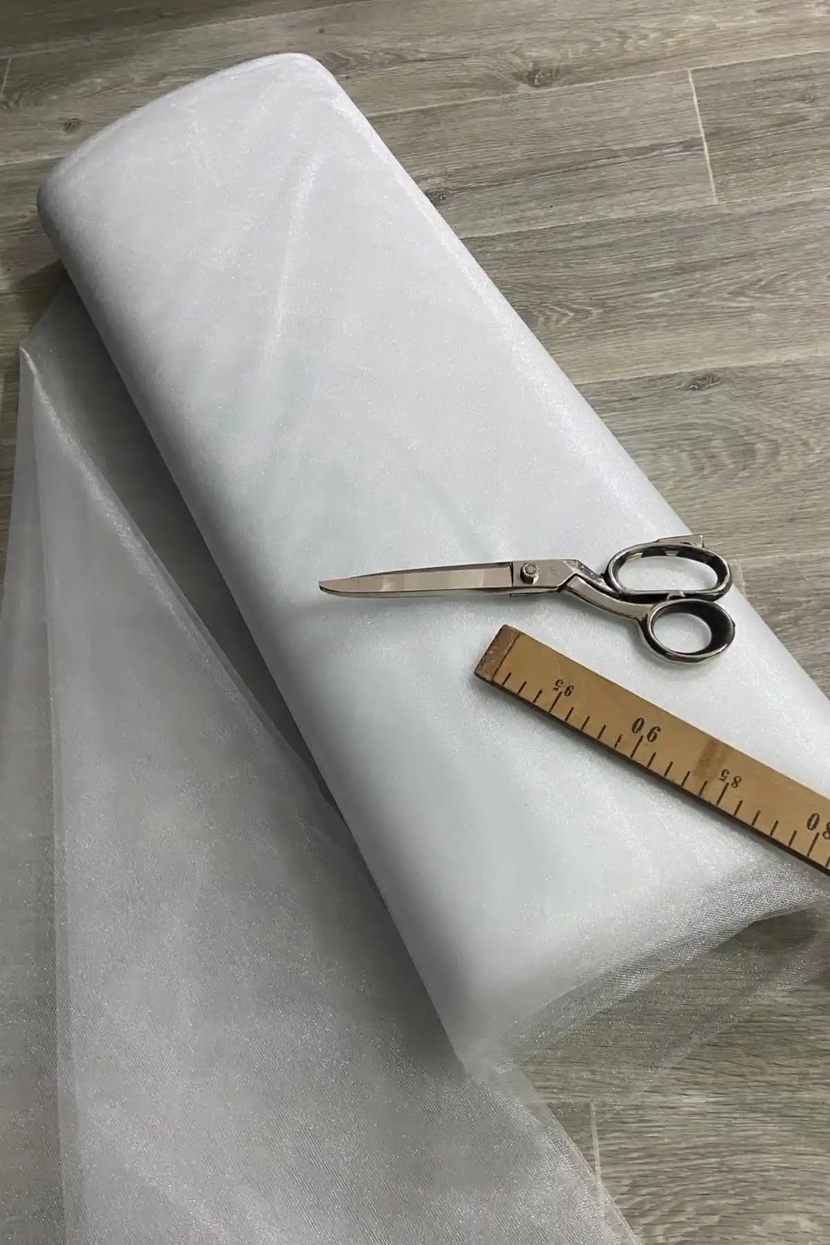 ZEYMERADE Beyaz Bohça Süsleme Tülü: Çok Yönlü Dekorasyon ve Giyim Aksesuarları