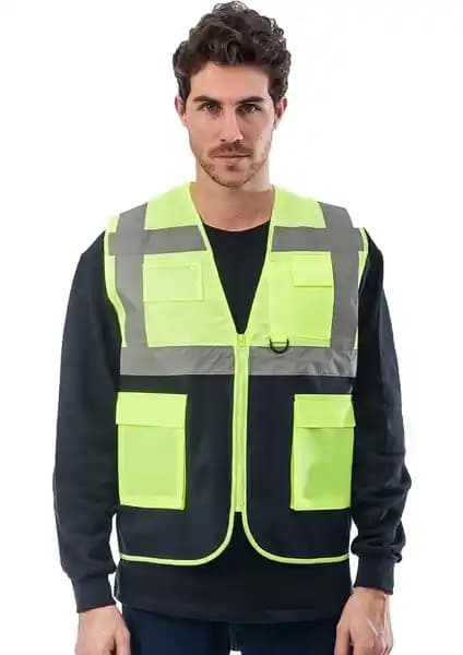 İki farklı ikaz yeleği karşılaştırması: Kanca Mühendis ve Mavi Yaka modelleri detaylı analiz