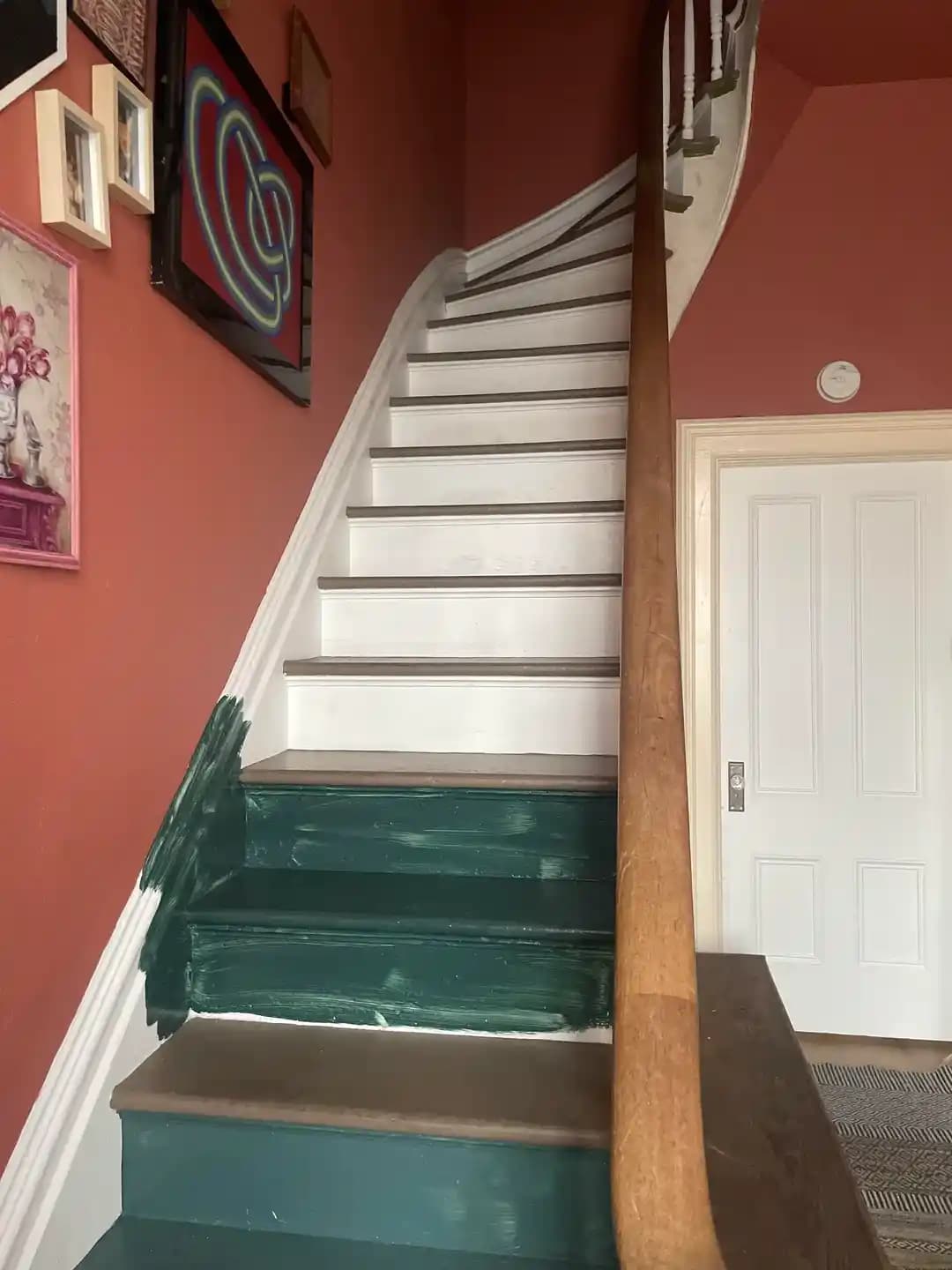 Merdiven Boyama Kararlarında Renk Uyumu ve Tasarımın Estetik ve Fonksiyonel Önemi