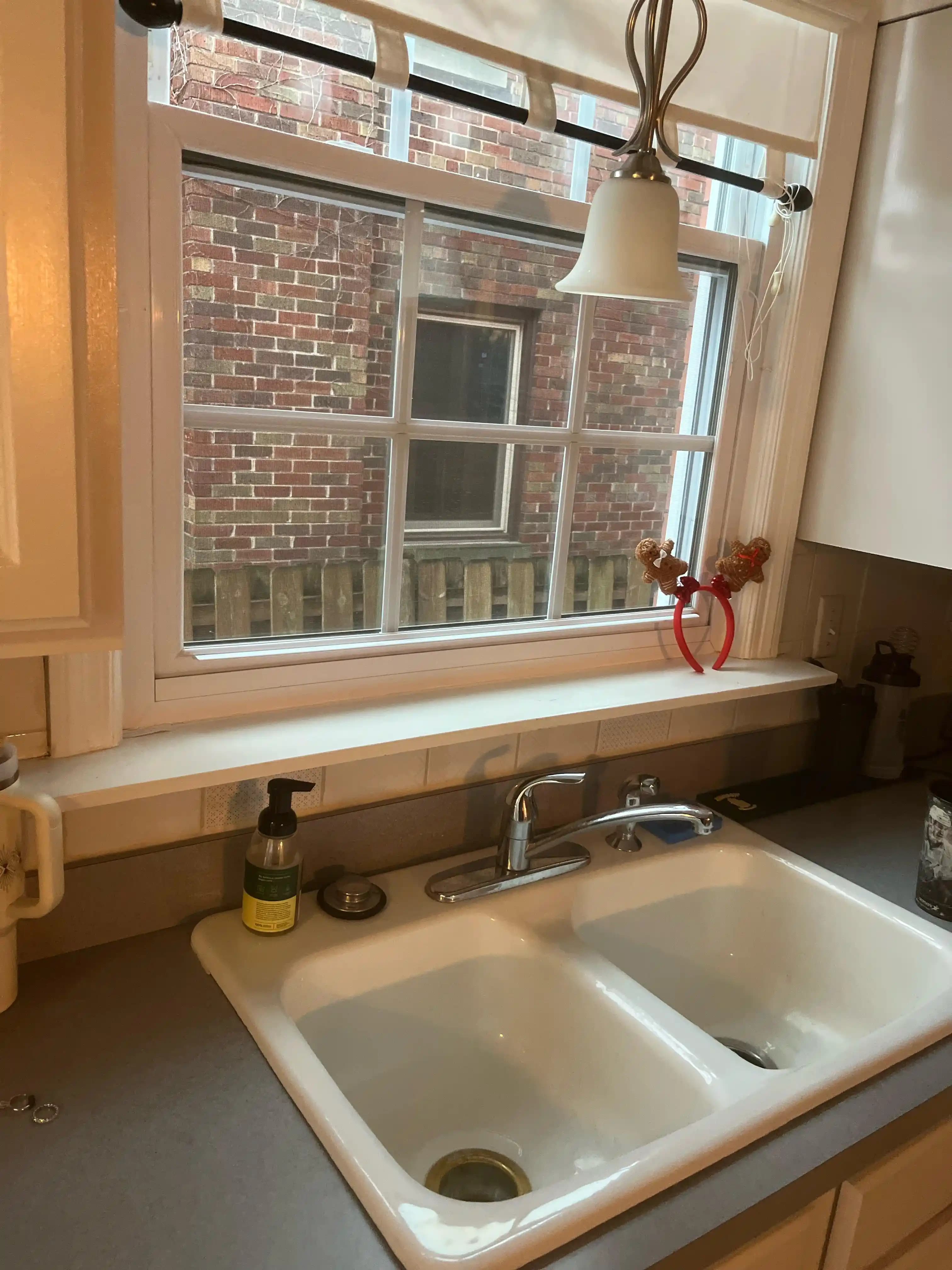 Mutfak Lavabo Alanını Dekore Etme ve Fonksiyonel Geliştirme Yöntemleri