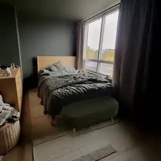 Yatak Odası İçin Yeşil ve Bej Puf Seçimi: Ruh Haline Uygun Dekorasyon Önerileri