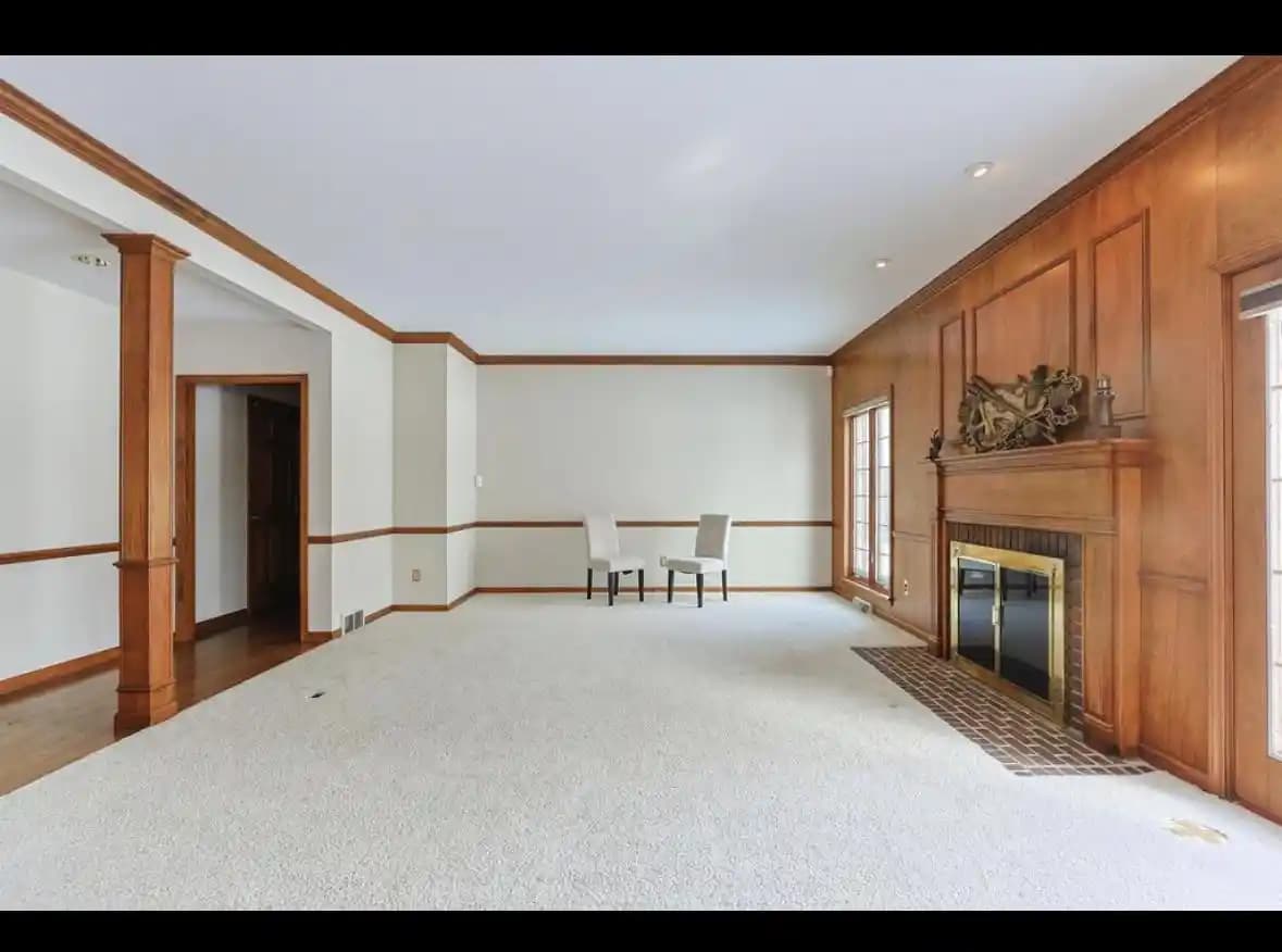 Ahşap Duvarlı Geniş Aile Odası İçin Fonksiyonel ve Estetik Dekorasyon Yöntemleri