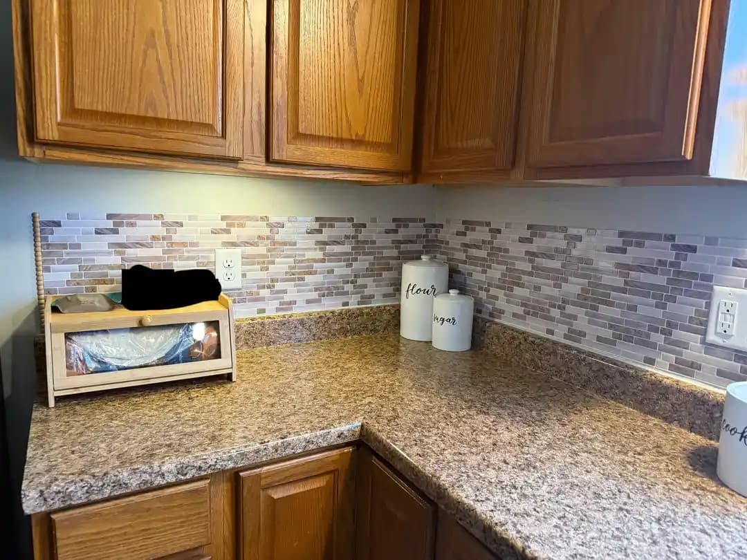 Kiralık Evlerde Peel and Stick Sırtlık Karolarının Kullanımı ve Uygulama İpuçları