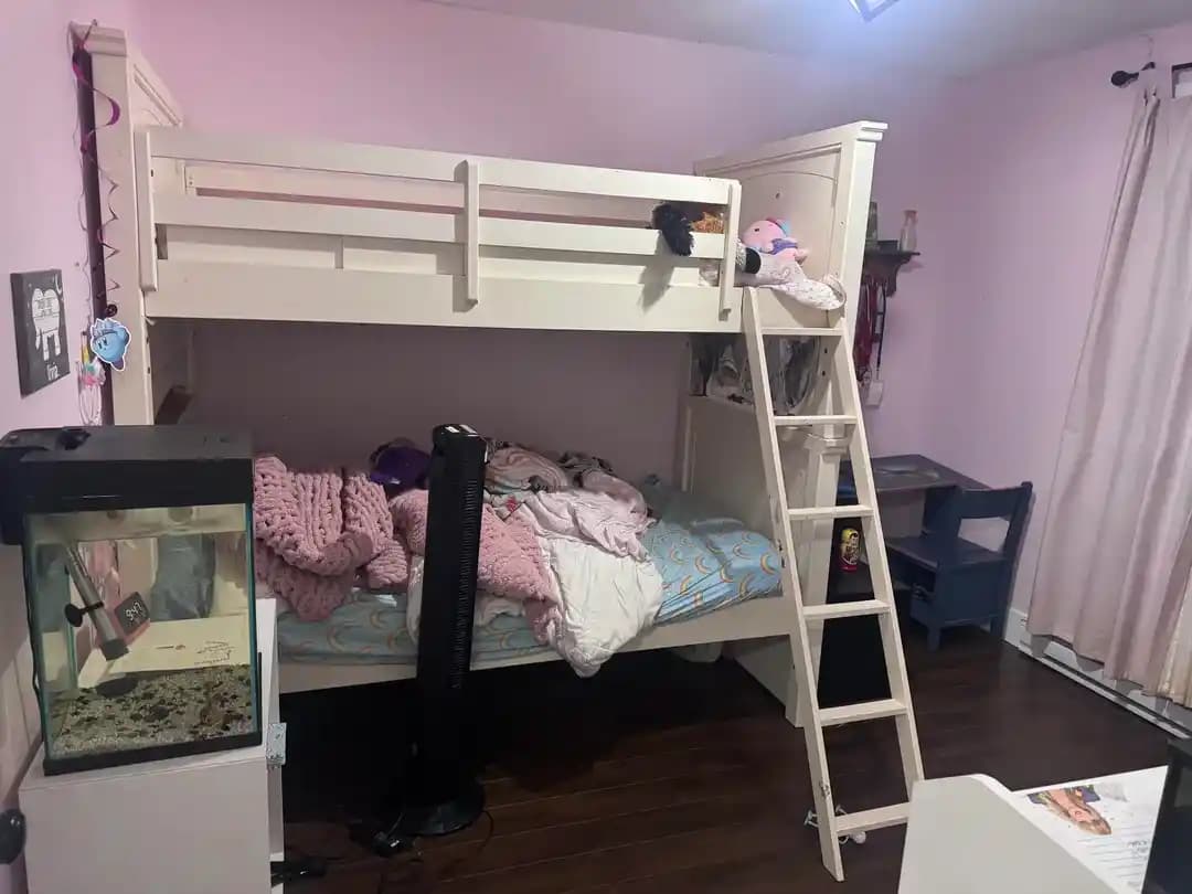 Kız Çocuğu Odası Düzenlemesinde Fonksiyonel ve Estetik Mobilya ve Dekorasyon Çözümleri