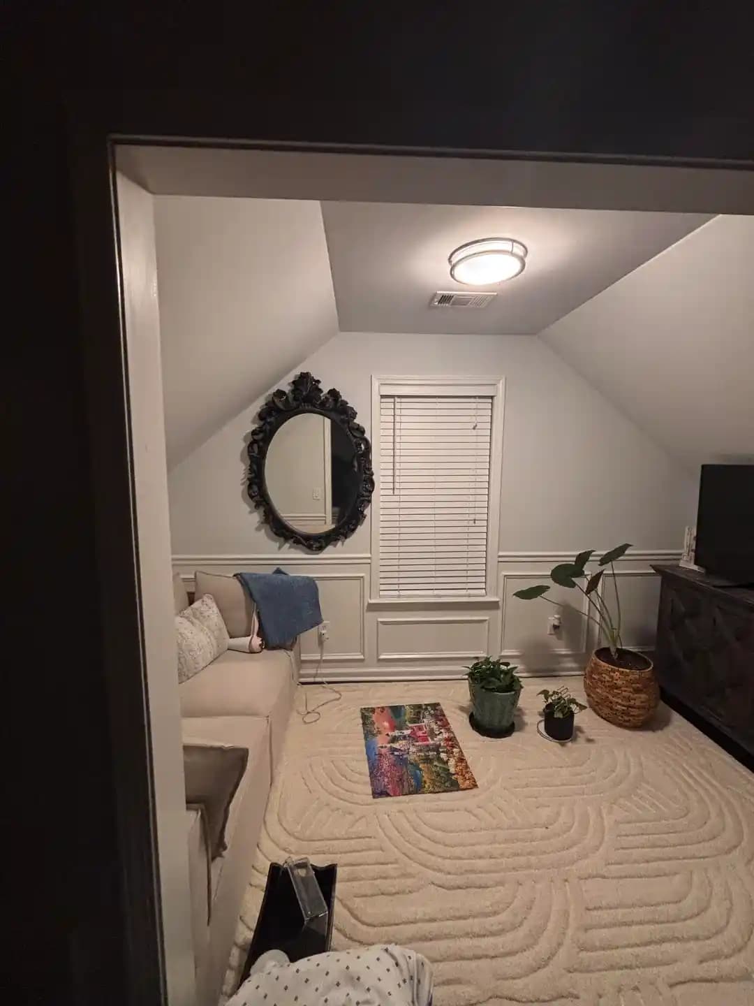 Küçük Yatak Odası Köşesi Dekorasyonu: Fonksiyonel ve Estetik Tasarım Önerileri