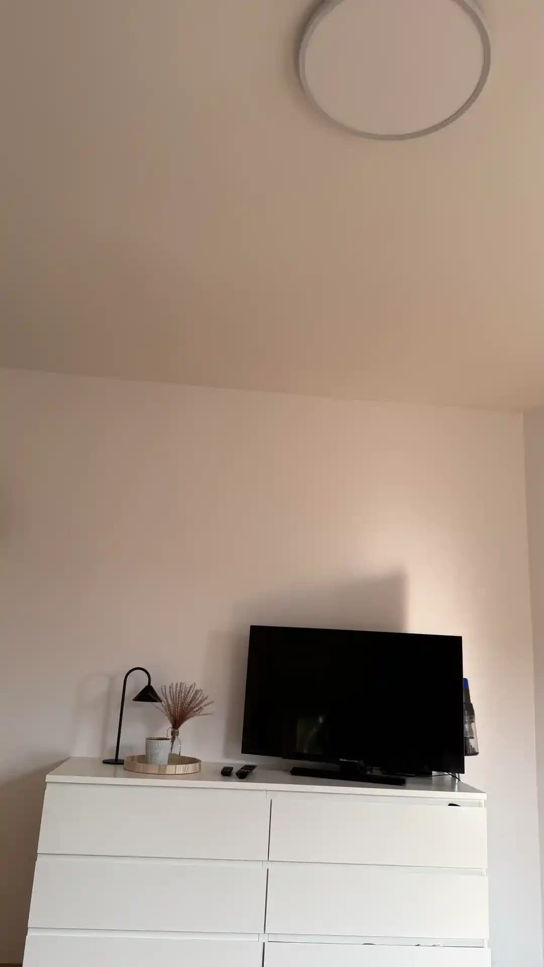 Minimalist Dekorasyonda Boş Duvar Problemi ve Estetik Çözümler