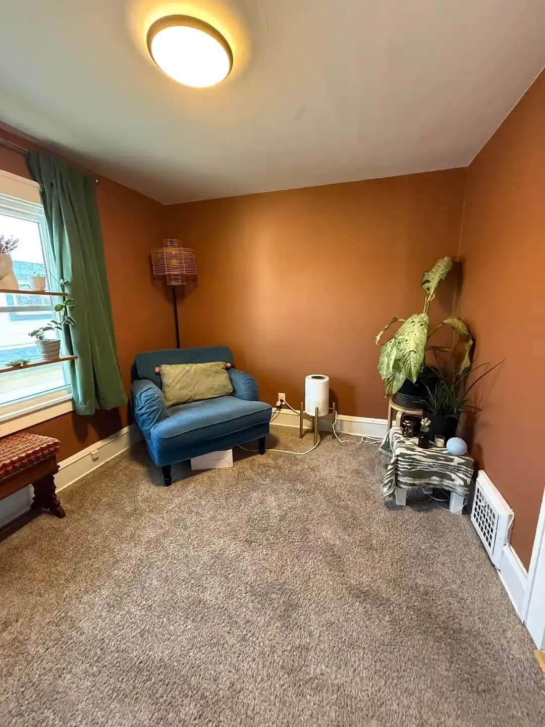 Ofis Dekorasyonunda Alanı Geniş Gösterme ve Fonksiyonel Düzenleme Yöntemleri