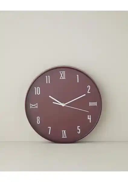 English Home Verna ve Regal 0250 Slim Duvar Saatleri Karşılaştırması: Tasarım ve Özellikler Analizi