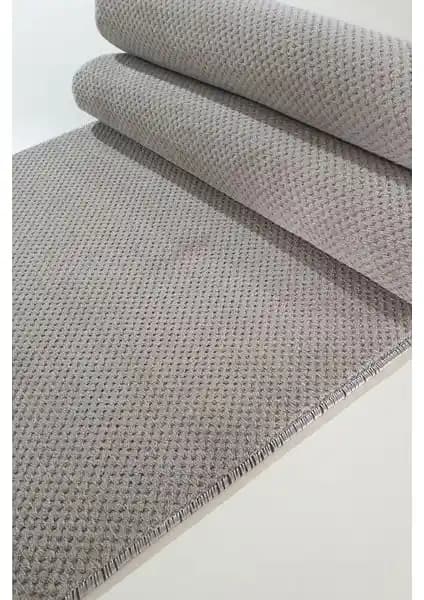 Babil Home ve Faiend Kaymaz Tabanlı Halı ve Yolluk Karşılaştırması