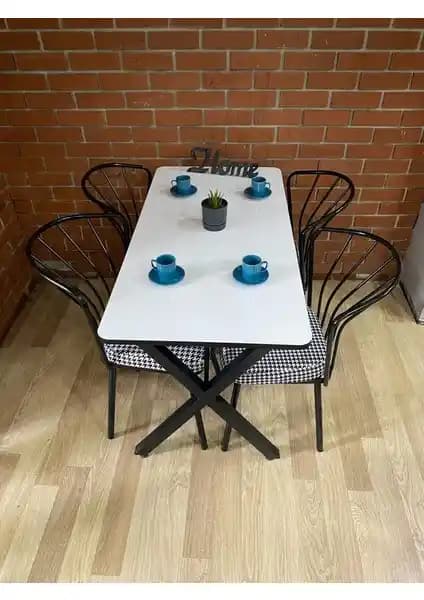 Bambeds Mobilya ve Wood House Pera Masa ve Sandalye Takımı Karşılaştırması