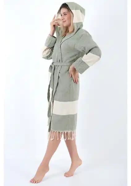 Buldan Concept Celena Peştemal ve Oyalı Textile Çocuk Bornozlarının Karşılaştırması