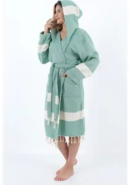 Buldan Concept Celena ve Mira Home Kapüşonlu Pamuklu Peştemal Bornoz Karşılaştırması