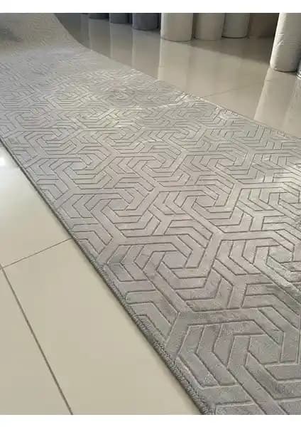 Dinarsu Armoni ve West Home Kaymaz Taban Yolluk Halı Karşılaştırması