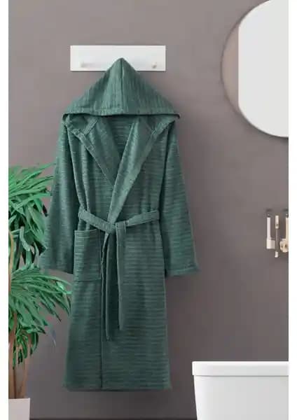 Formeya ve Metis Tekstil Pamuk Kapüşonlu Bornoz Karşılaştırması