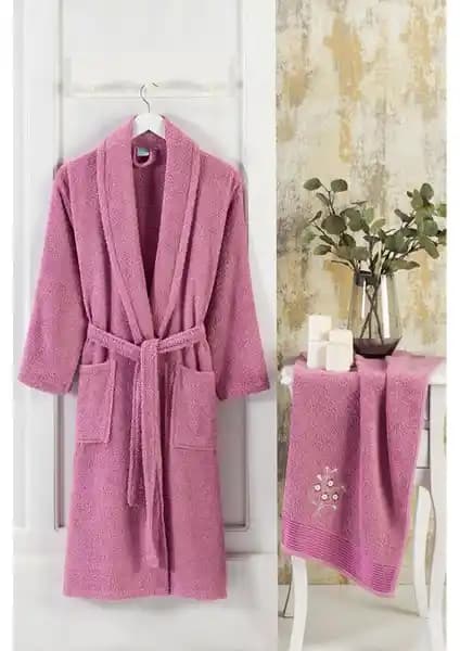 İki farklı bornoz seçeneği karşılaştırması: kalite, konfor ve kullanım özellikleri