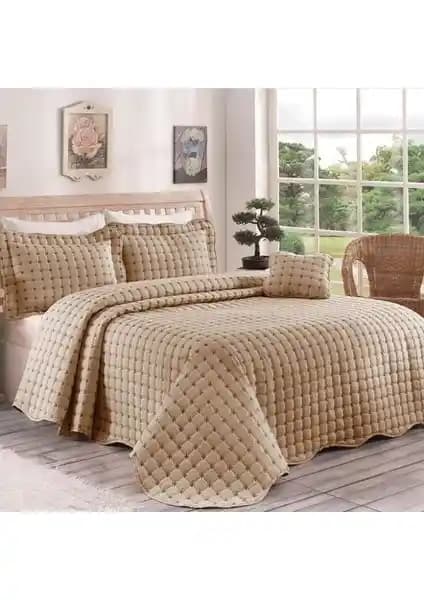 İki Popüler Çift Kişilik Yatak Örtüsü Modelinin Detaylı Karşılaştırması