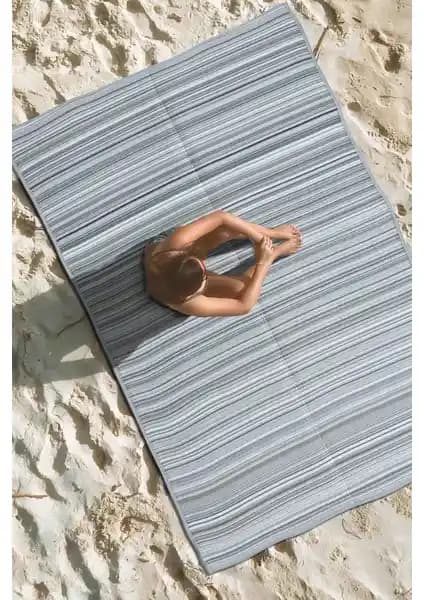 Konfor Halı Savana 8802 ve Katlanabilir Plaj Kamp Piknik Bahçe Halısı Karşılaştırması