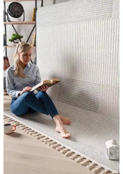 Melaris Korya ve Venucci Quincey Halı Modellerinin Detaylı Karşılaştırması