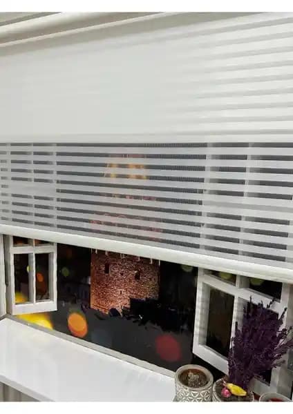 Perde Seçiminde Dikkat Edilmesi Gerekenler: Çift Mekanizmalı Tül ve Stor ile Bambu Zebra Perde Karşılaştırması