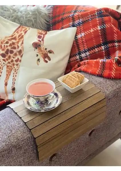 Yaman Hediyelik Ahşap Koltuk Tepsisi ve Yunusoğlu Home Ahşap Yan Sehpa Karşılaştırması