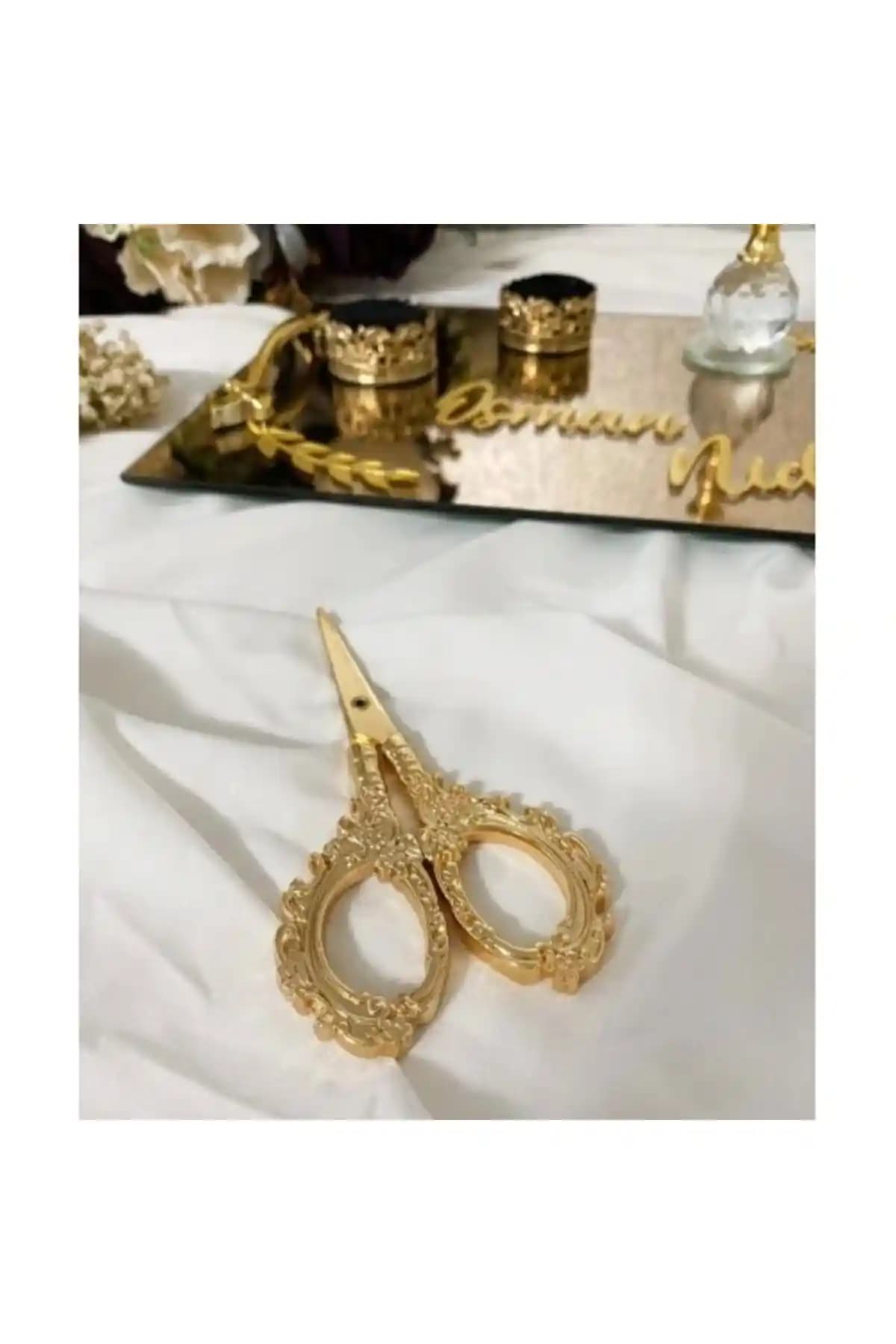 Dermethane Gold ve Söz Makası Karşılaştırması: Hangi Ürün Sizin İçin Daha Uygun