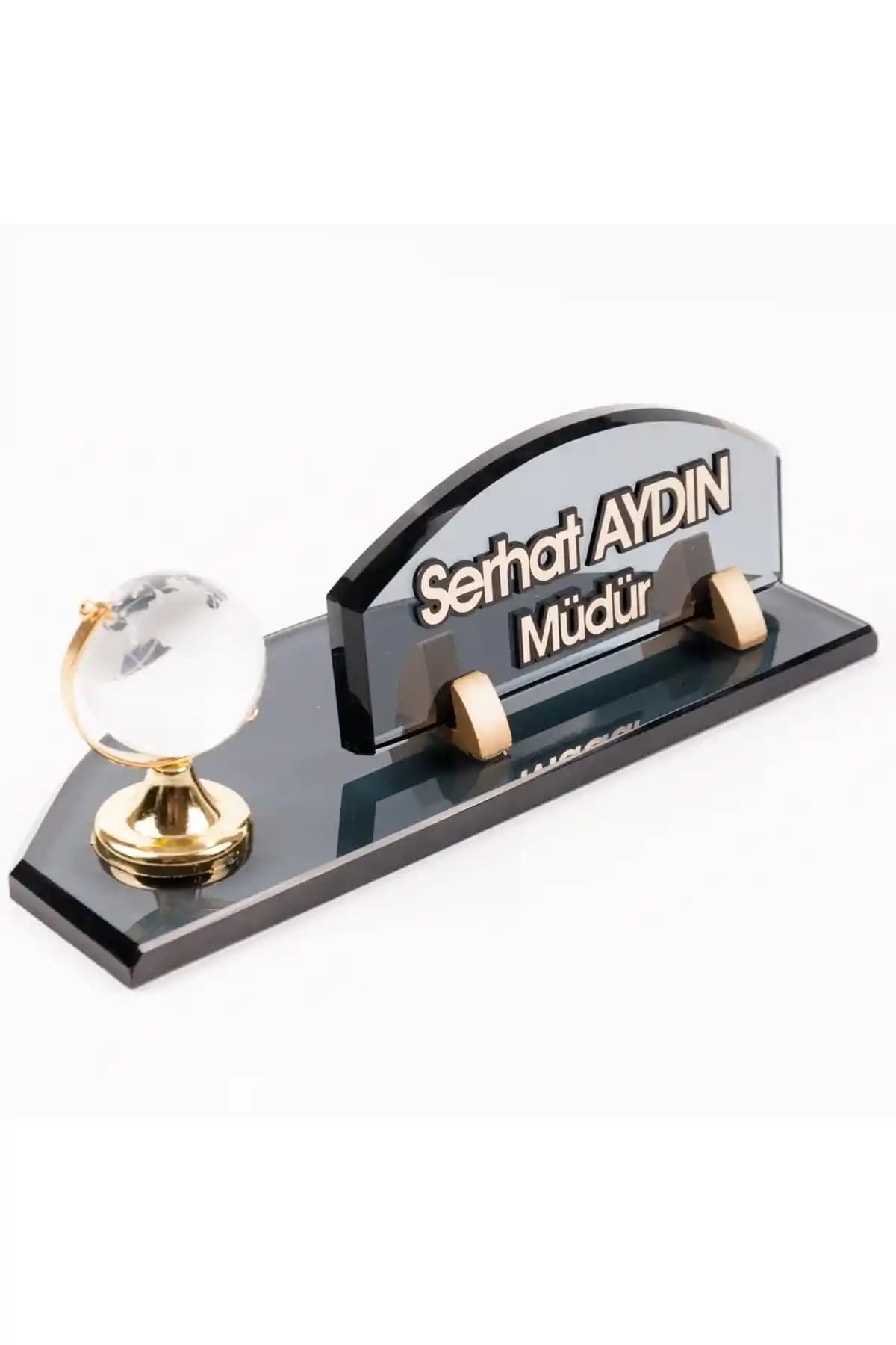 Ofistike Masa İsimliği Setleri Karşılaştırması: Şık ve Fonksiyonel Ofis Dekorasyonu