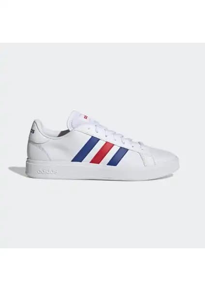 adidas Grand Court TD ve Hoops 3.0 Low modellerinin detaylı karşılaştırması 1