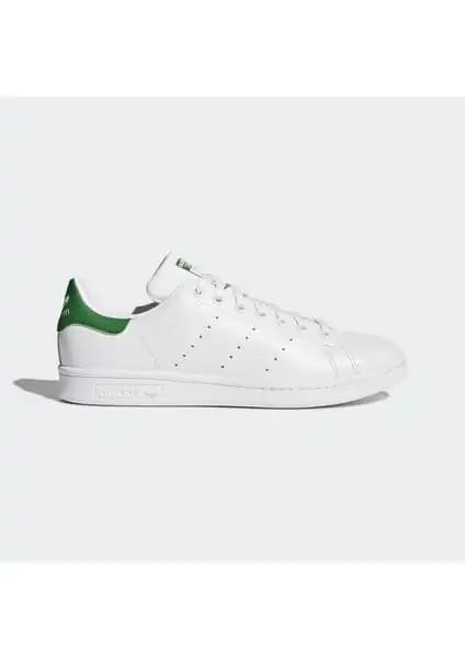 Adidas Originals FX5500 ve M20324 Stan Smith Ayakkabıları Karşılaştırması: Hangi Model Daha Uygun 2
