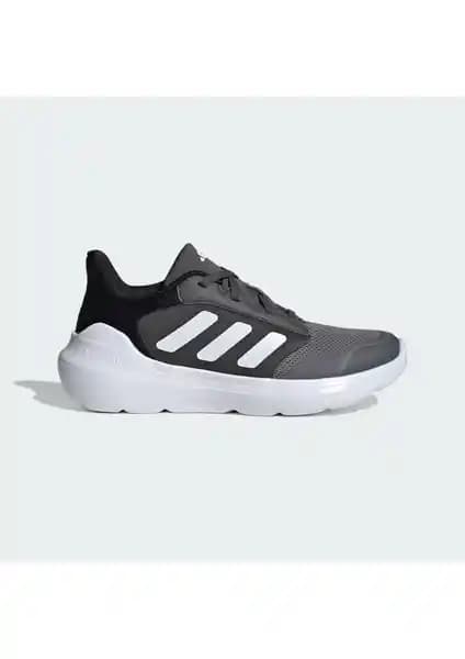 Adidas Tensaur Run 2.0 ve Runfalcon 5 Karşılaştırması: Çocuklar İçin En İyi Spor Ayakkabısı Seçenekleri