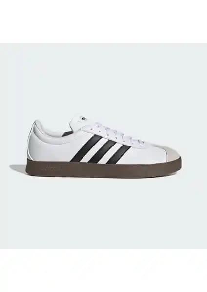 adidas VL Court ve Vans Old Skool Spor Ayakkabıları Karşılaştırması