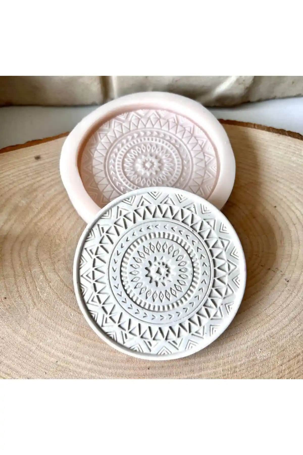 Atölye Eda Dem Mandala Bardak Altlığı Silikon Kalıp: Çok Yönlü ve Dayanıklı Tasarım Araçları