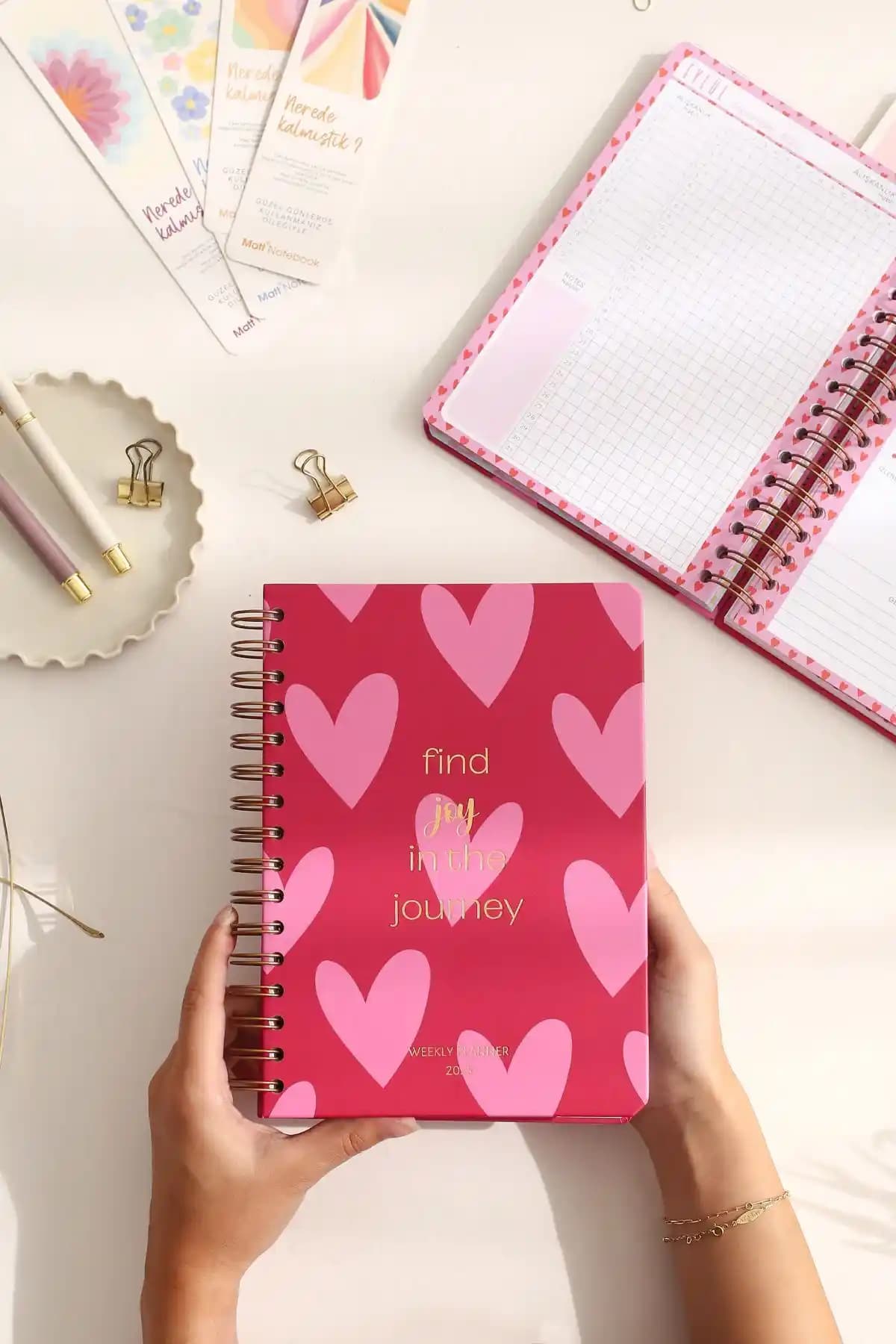 Matt Notebook 2025 Yılı A5 Haftalık Ajanda Şık ve Dayanıklı Tasarımıyla Kullanıcıların Beğenisini Kazanıyor