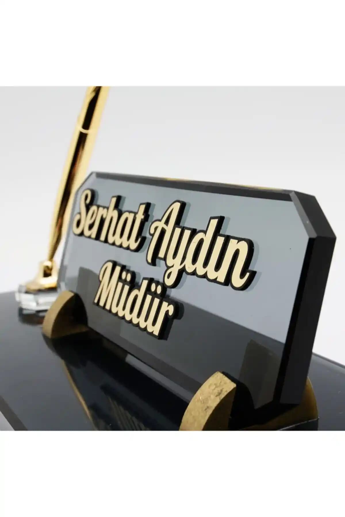 Ofistike Kristal Masa İsimliği Dikdörtgen Tasarımı ve Özellikleri Hakkında Bilgi