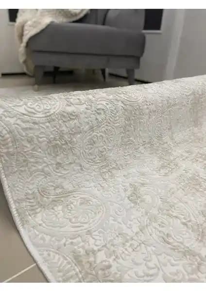 Dinarsu Kaymaz Halı ve Trivago Yıkanabilir Halı Karşılaştırması: Özellikler ve Kullanım Avantajları