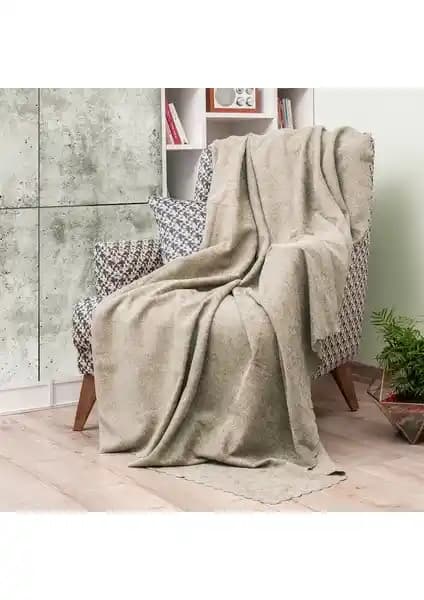 Koltuk Örtüsü Karşılaştırması: Latuda Şönil Jakarlı Desenli ve Velerde Home Kaymaz Modelleri