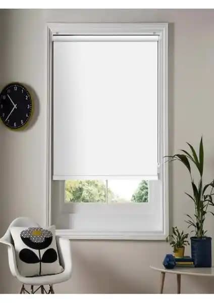 Perde Seçiminde Karşılaştırma: Kidmex Bambu Stor ve Venassa Blackout Perde Özellikleri