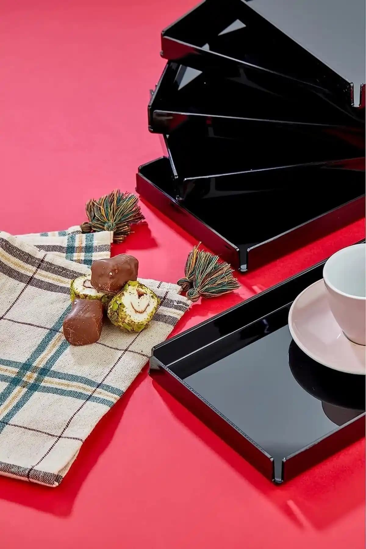 Akrilik Kristal Sunum Tepsisi Seti 6'lı Siyah Modern Tasarım ve Dayanıklılık