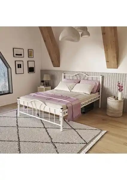 Argimo Bella ve Unimet Falez Çift Kişilik Ferforje Metal Karyolalarının Karşılaştırması