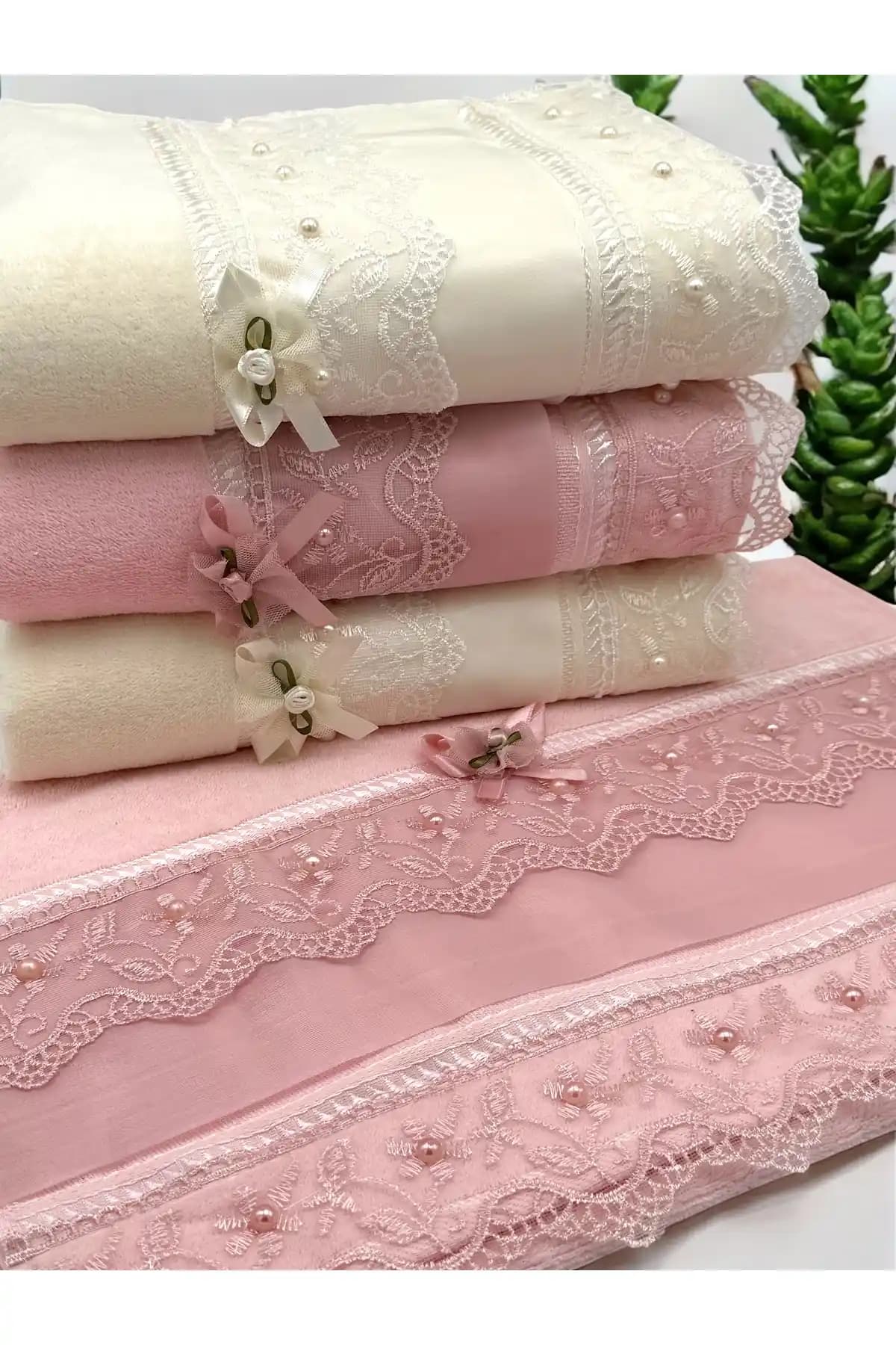 AYHANHOME 4'lü %100 Pamuklu Kadife Dantelli Fiyonklu Çeyizlik El ve Yüz Havlusu Seti