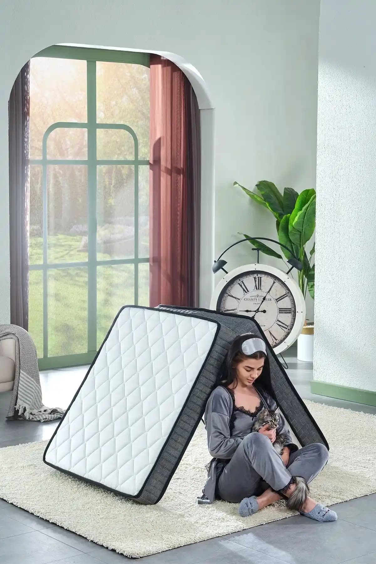 Bera Yatak Ultra Deluxe Gri Katlanır Yatak: Konfor ve Pratiklik Sunan Modern Çözüm