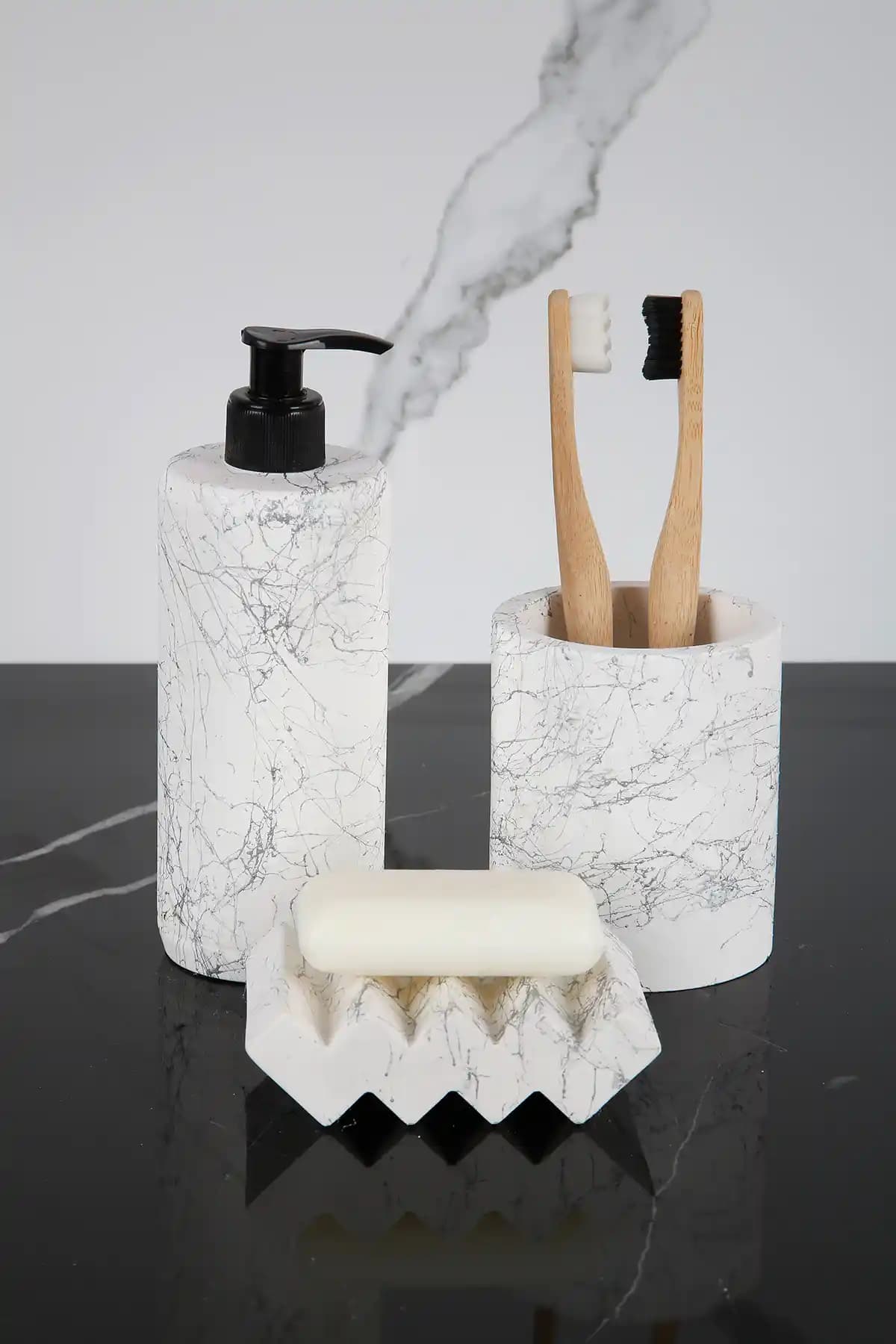 Betonmall 3 Parça Mermer Desenli Beton Banyo Seti Modern ve Dayanıklı Tasarım