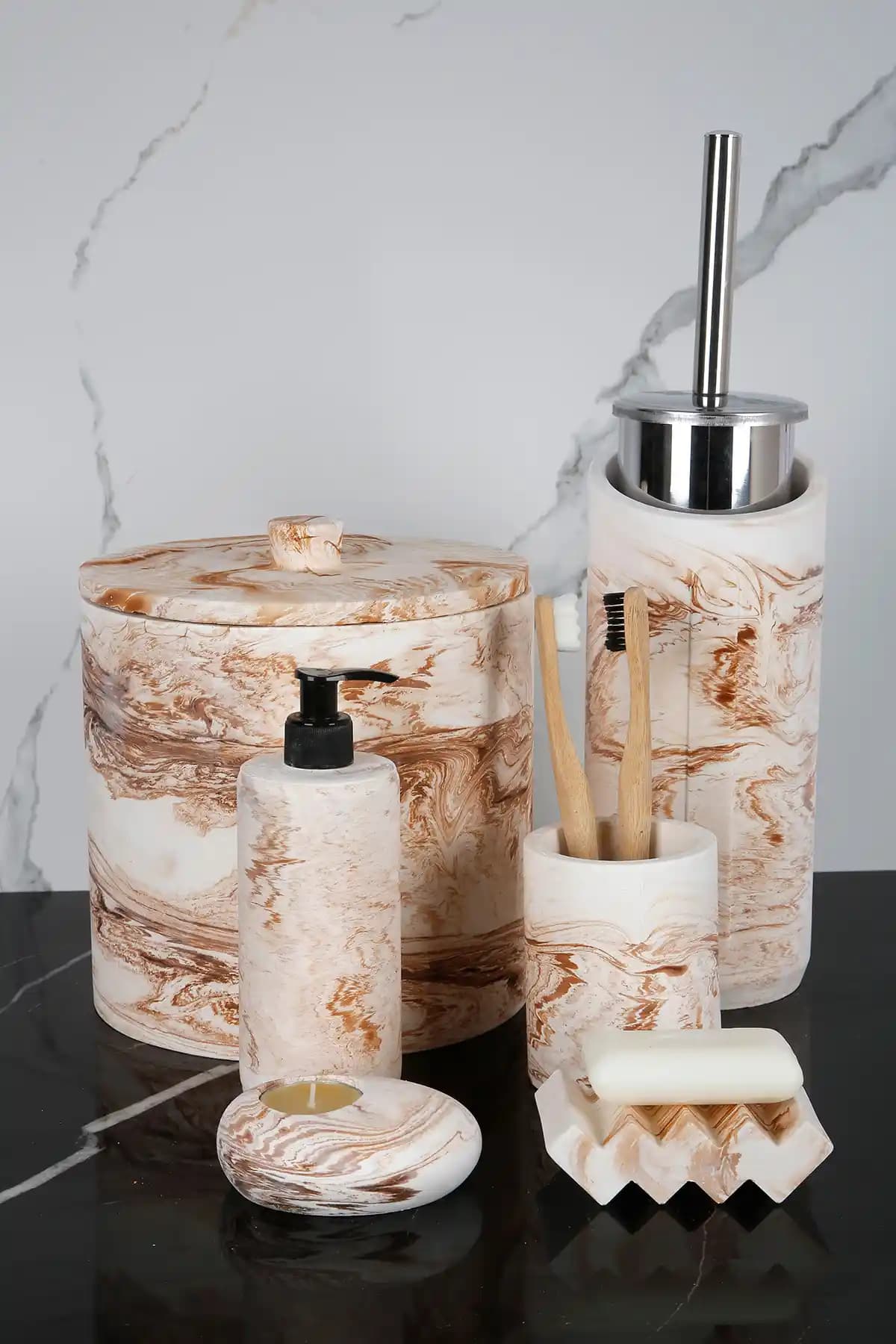 Betonmall 8 Parça Mermer Desenli Banyo Seti Modern ve Dayanıklı Tasarım Özellikleri