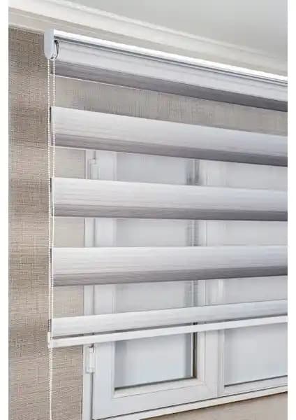 Bizden Perde Gri Renk Geçişli Degrade Zebra ve Esdeh Düz Stor Perde Karşılaştırması